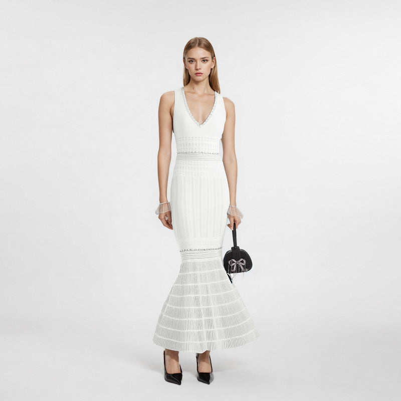 2025 Early Autumn New Style Women's Elegant Light Blue V-neck Sleeveless Beaded Mid-length Knitted Fishtail Dress