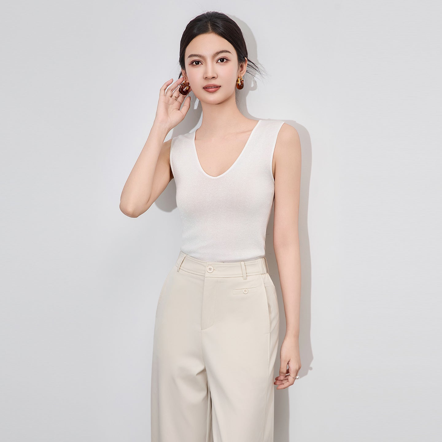 Silk Vest Women's Knitted V-neck Sleeveless Suit Inner Wear Fashionable Strap Top Breathable Moisture Wicking
