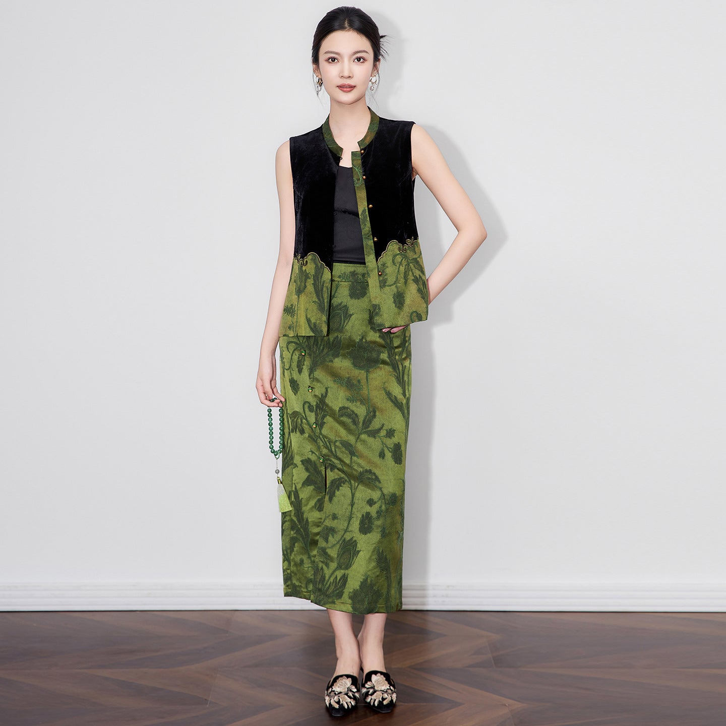 Chinese Style Embroidered Satin Vest Women's National Style Velvet Patchwork Early Autumn New Model Fashion Outerwear