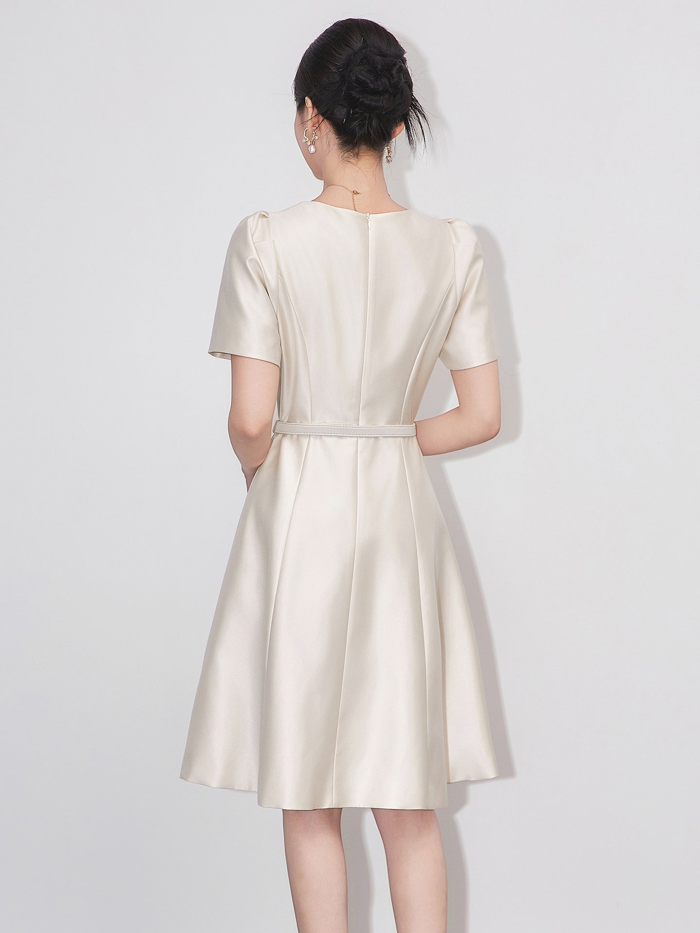 French Elegant Temperament Commuter Dresses Square Neck Bubble Sleeve High Waist Belt Slim A-line Socialite Short Dress Women