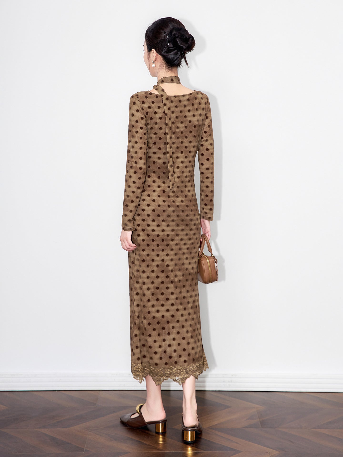 Autumn and Winter Three-dimensional Flocking Letter Printed Long Sleeved Shirt Dress, Black Slimming Long Skirt for Women