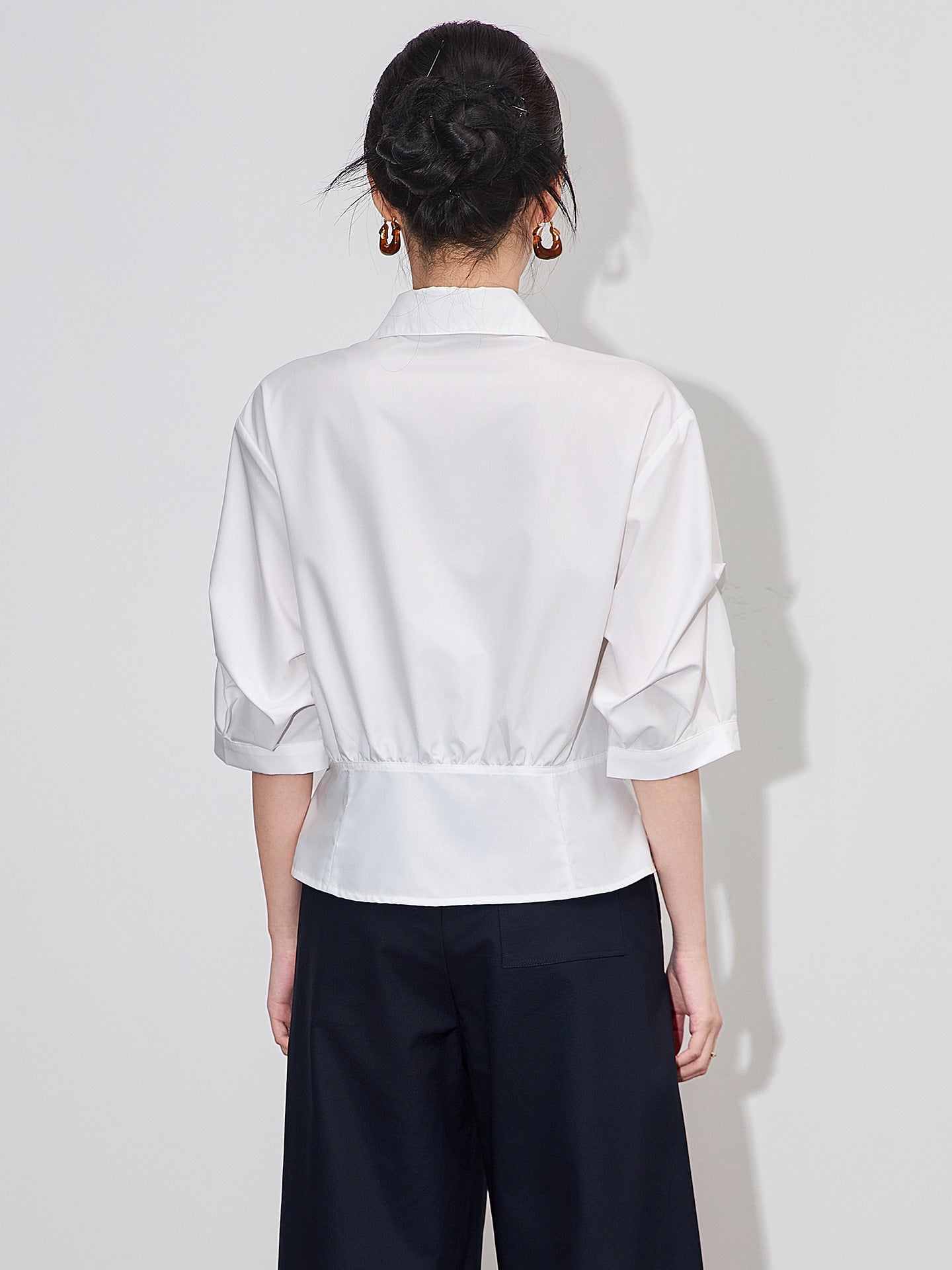 Elegant Youth Slimming Three Quarter Sleeves Waist Cinching Shirt Cardigan Top Women Unique Design 2025 New Fashion