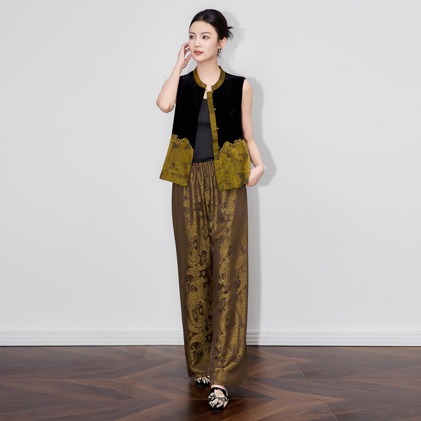 Chinese Style Embroidered Satin Vest Women's National Style Velvet Patchwork Early Autumn New Model Fashion Outerwear
